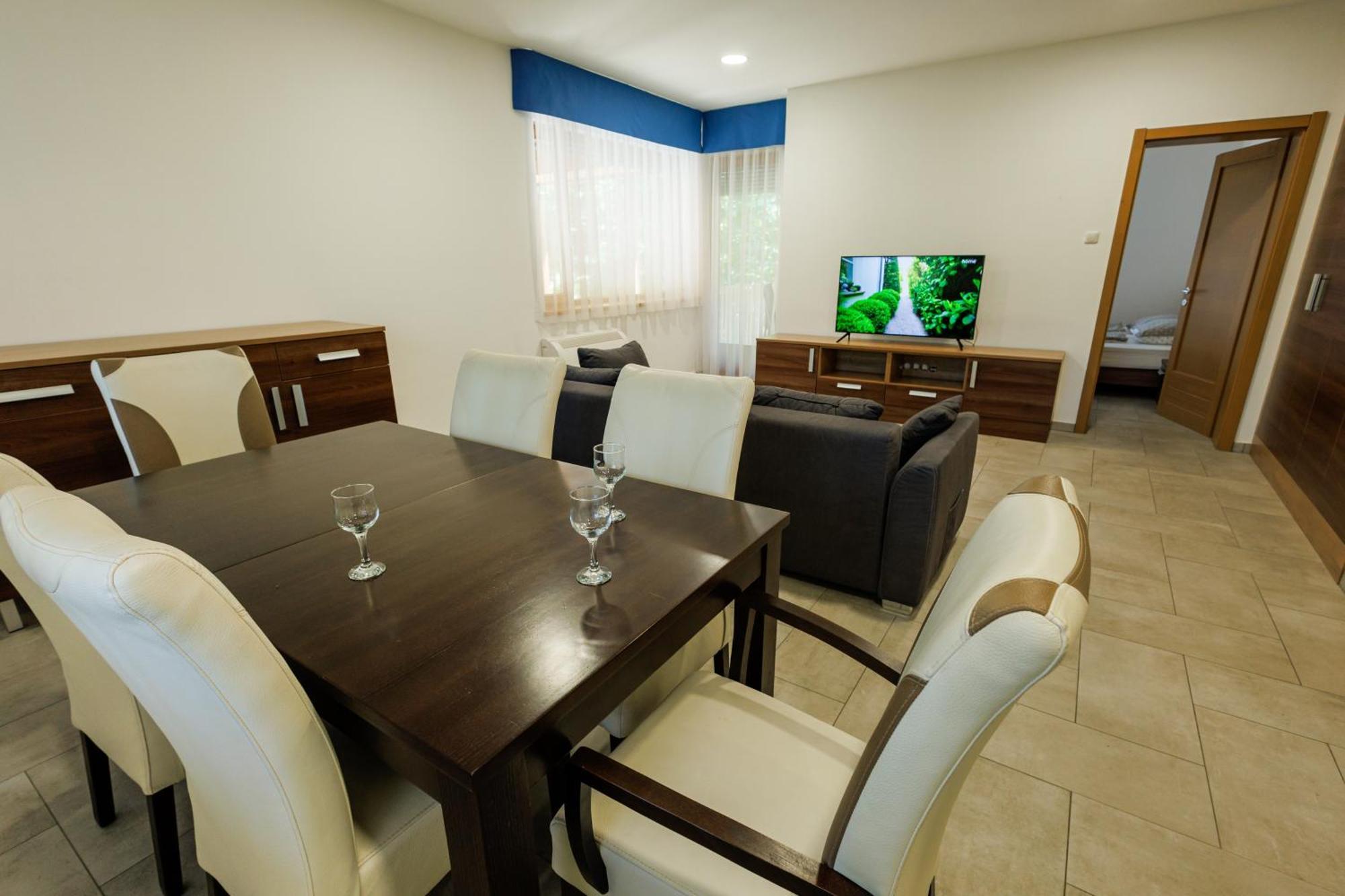 Jacht Apartmanok บาลาตอนฟือเรด ภายนอก รูปภาพ