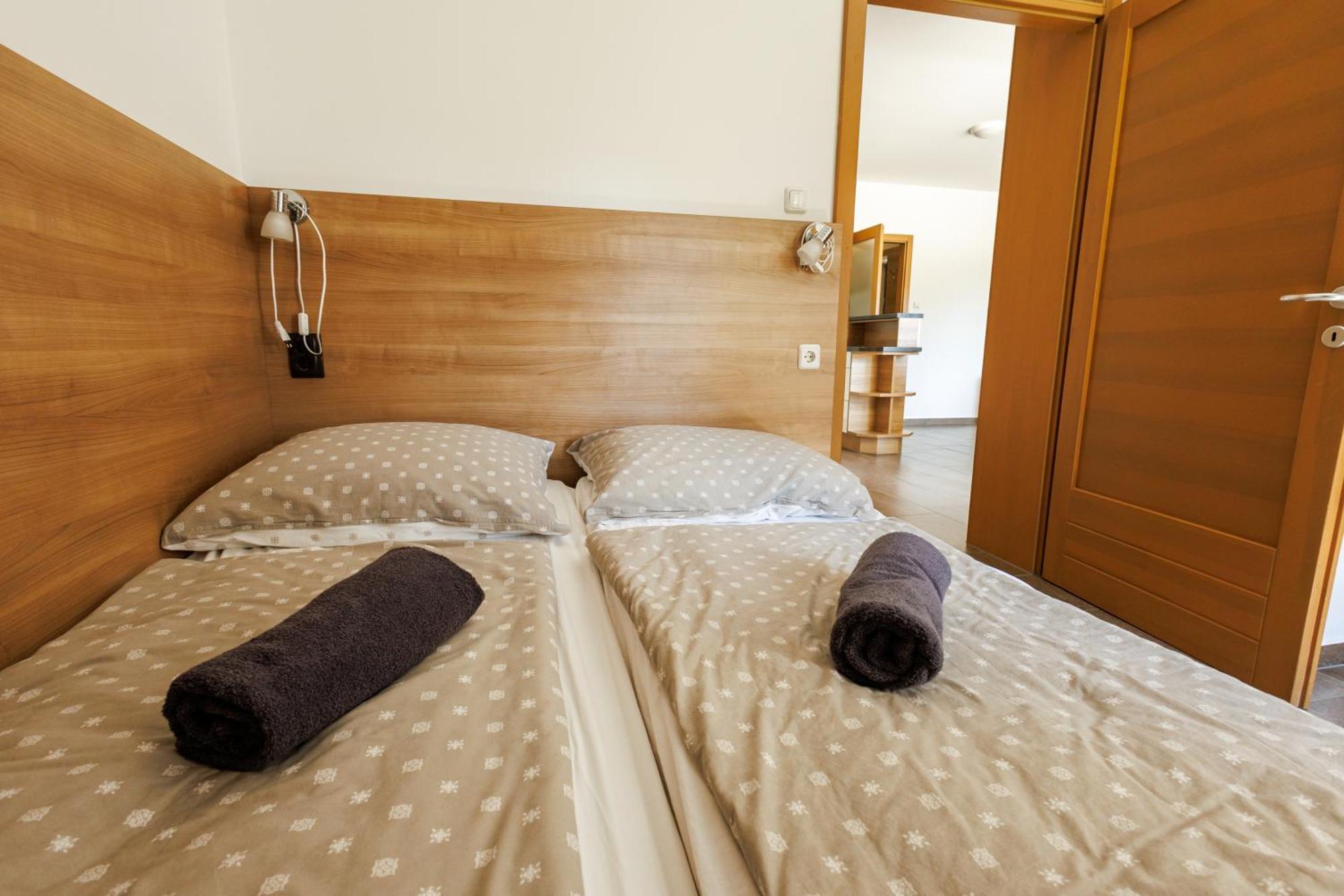 Jacht Apartmanok บาลาตอนฟือเรด ภายนอก รูปภาพ