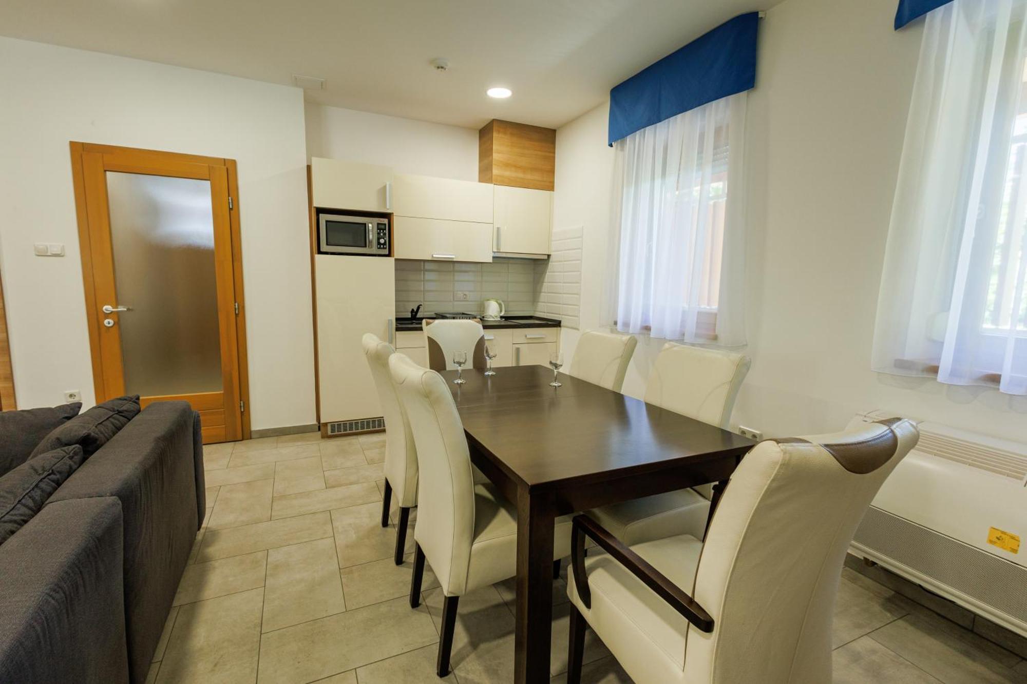 Jacht Apartmanok บาลาตอนฟือเรด ภายนอก รูปภาพ