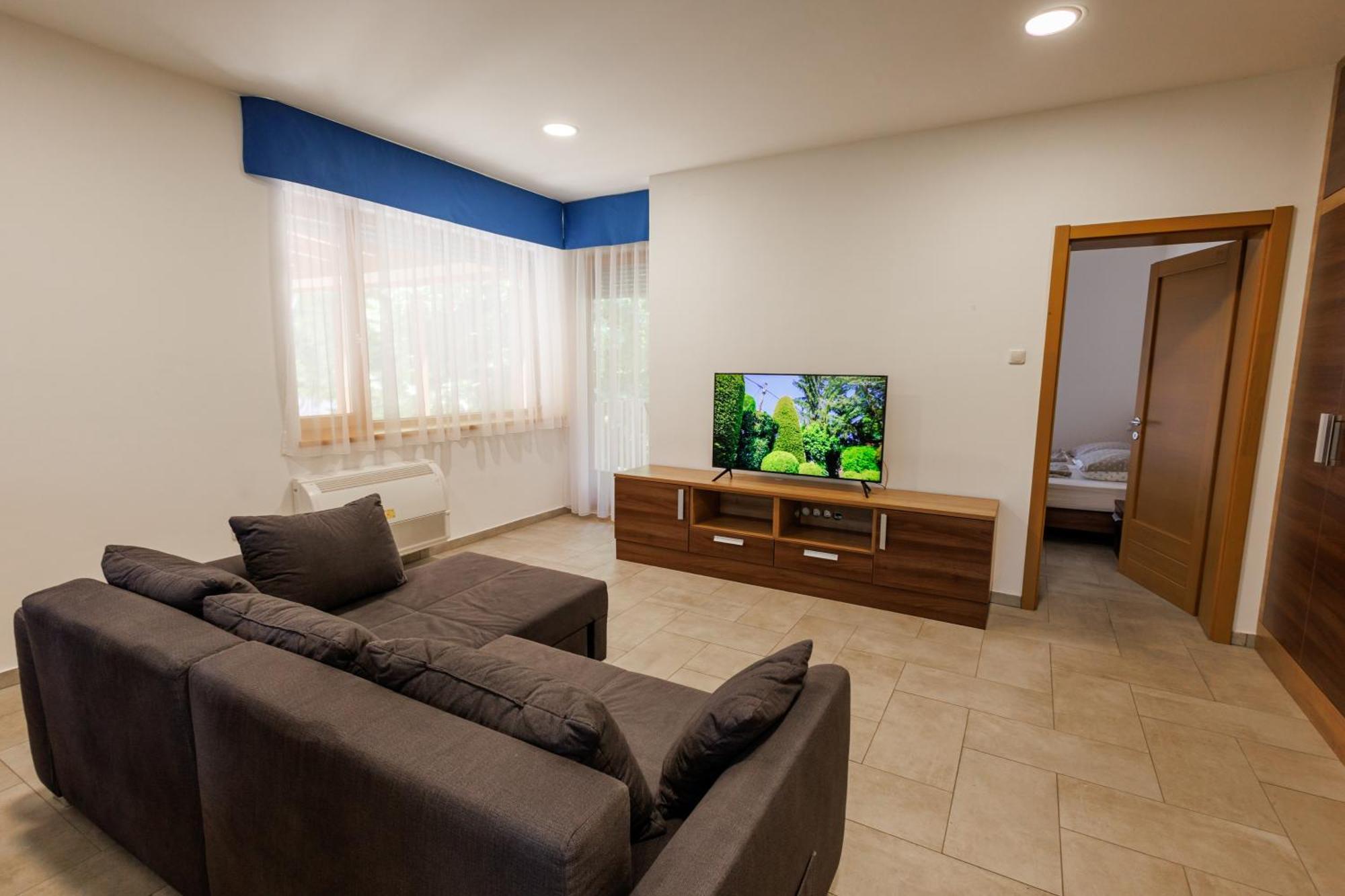 Jacht Apartmanok บาลาตอนฟือเรด ภายนอก รูปภาพ