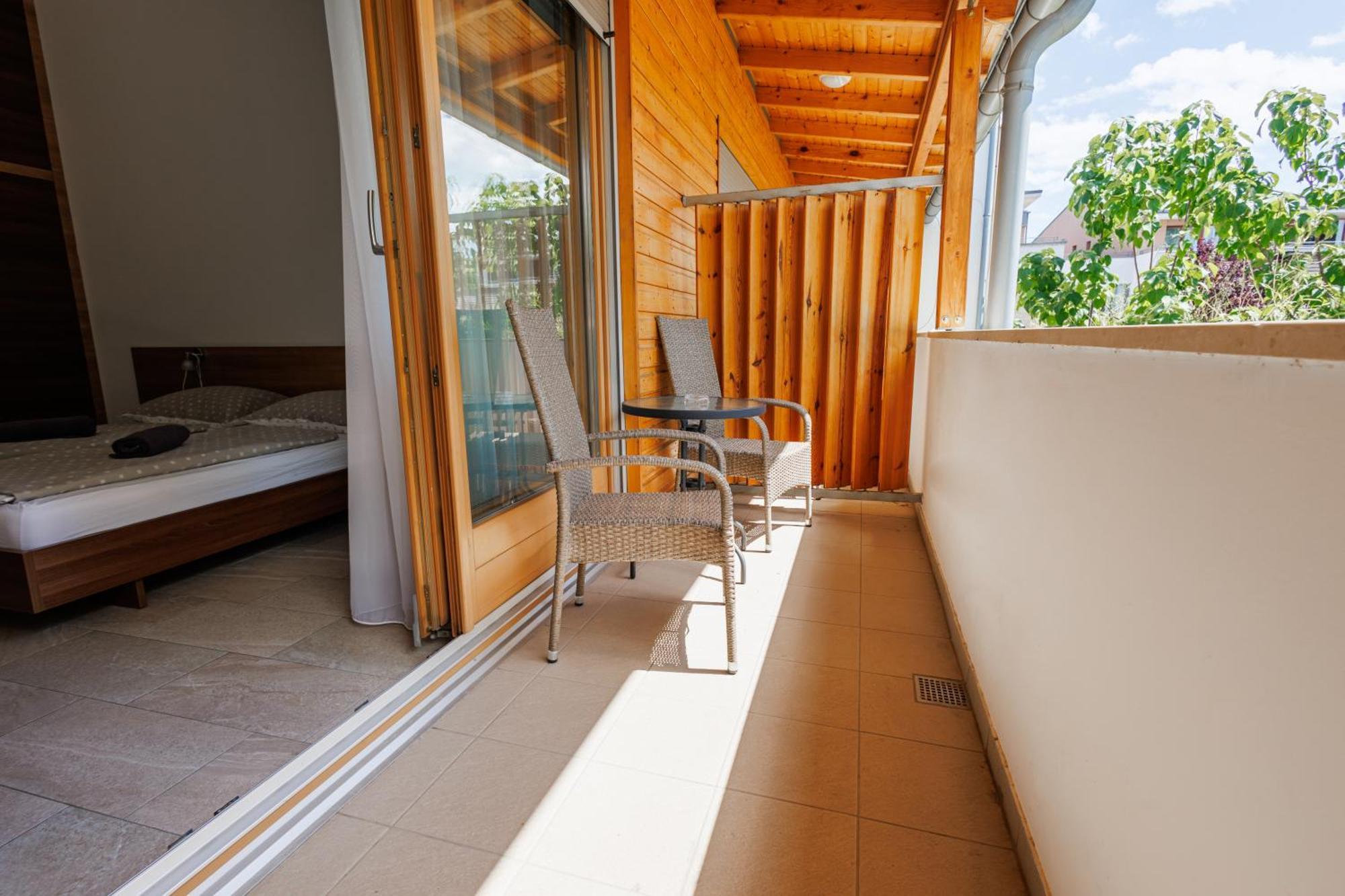 Jacht Apartmanok บาลาตอนฟือเรด ภายนอก รูปภาพ