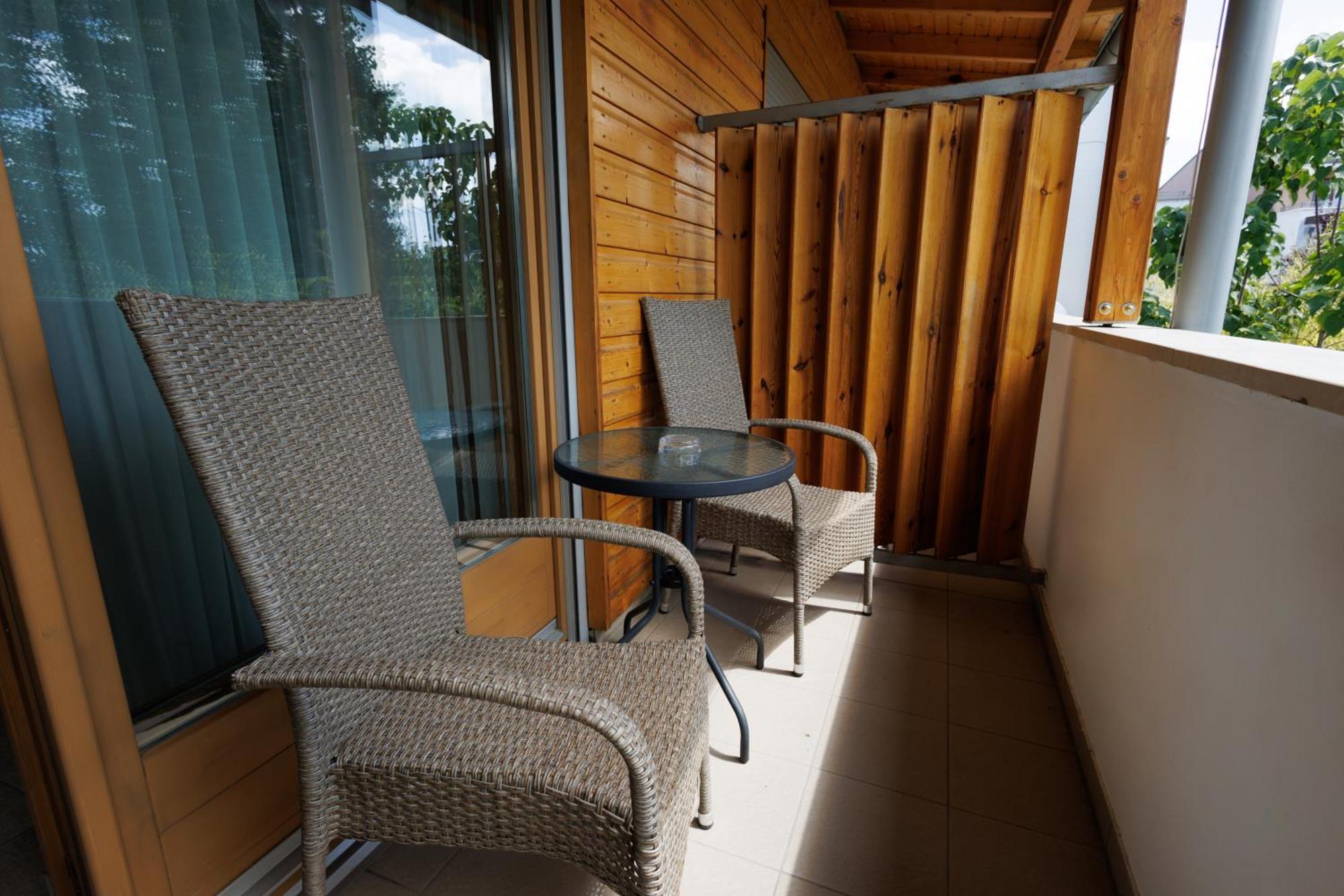 Jacht Apartmanok บาลาตอนฟือเรด ภายนอก รูปภาพ
